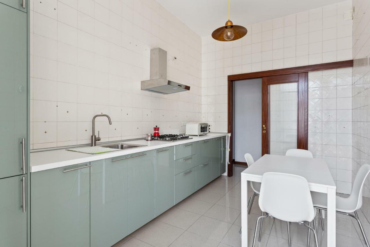 Apartamento La Smorfia Napoli Exterior foto