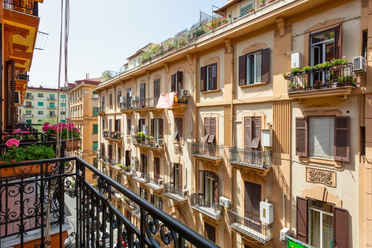 Apartamento La Smorfia Napoli Exterior foto